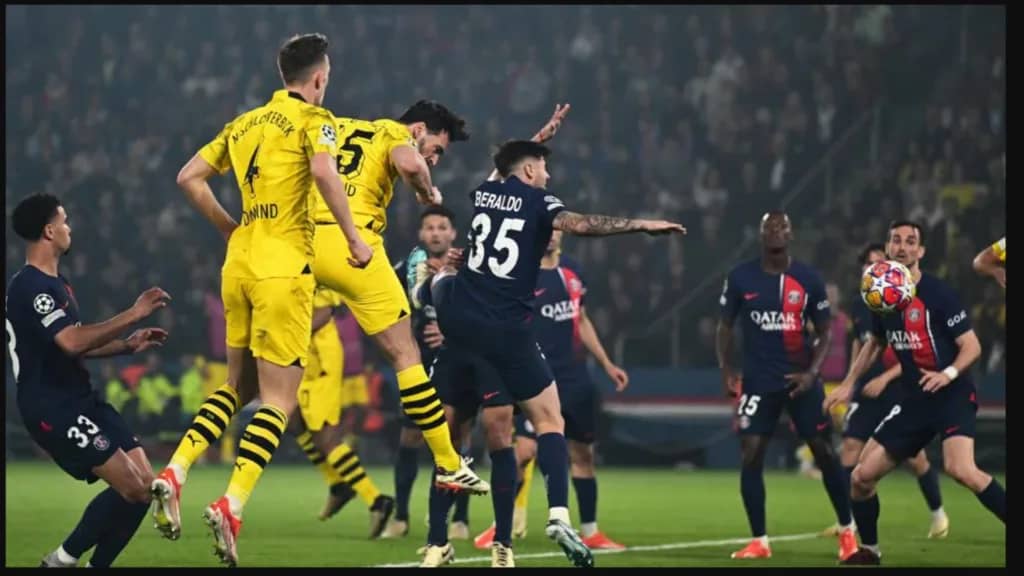 Bàn thắng của Hummels tại Paris  đưa Dortmund tới Wembley 
(Ảnh: UEFA Champions League News)